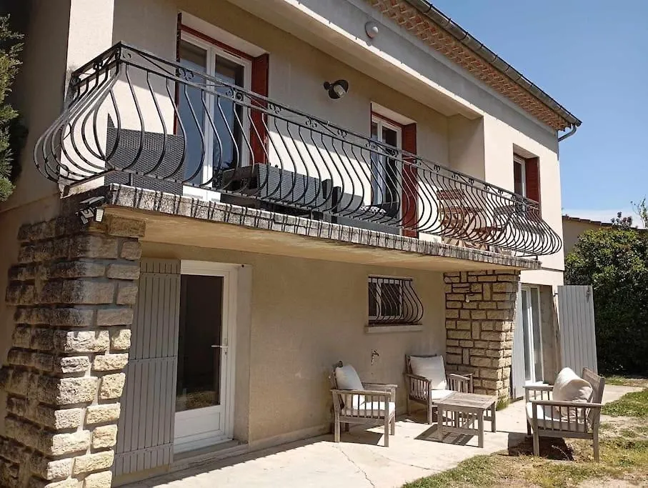 Maison 3 Chambres Avec Jardin Et Piscine A Deux Pas D'Avignon Vedène 0*,  Fransa