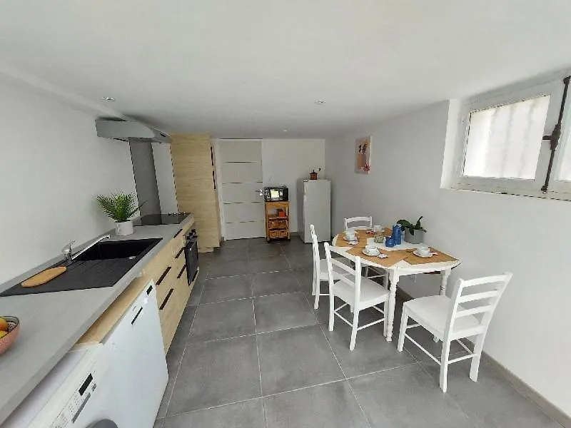 Maison 3 Chambres Avec Jardin Et Piscine A Deux Pas D'Avignon Vedene
